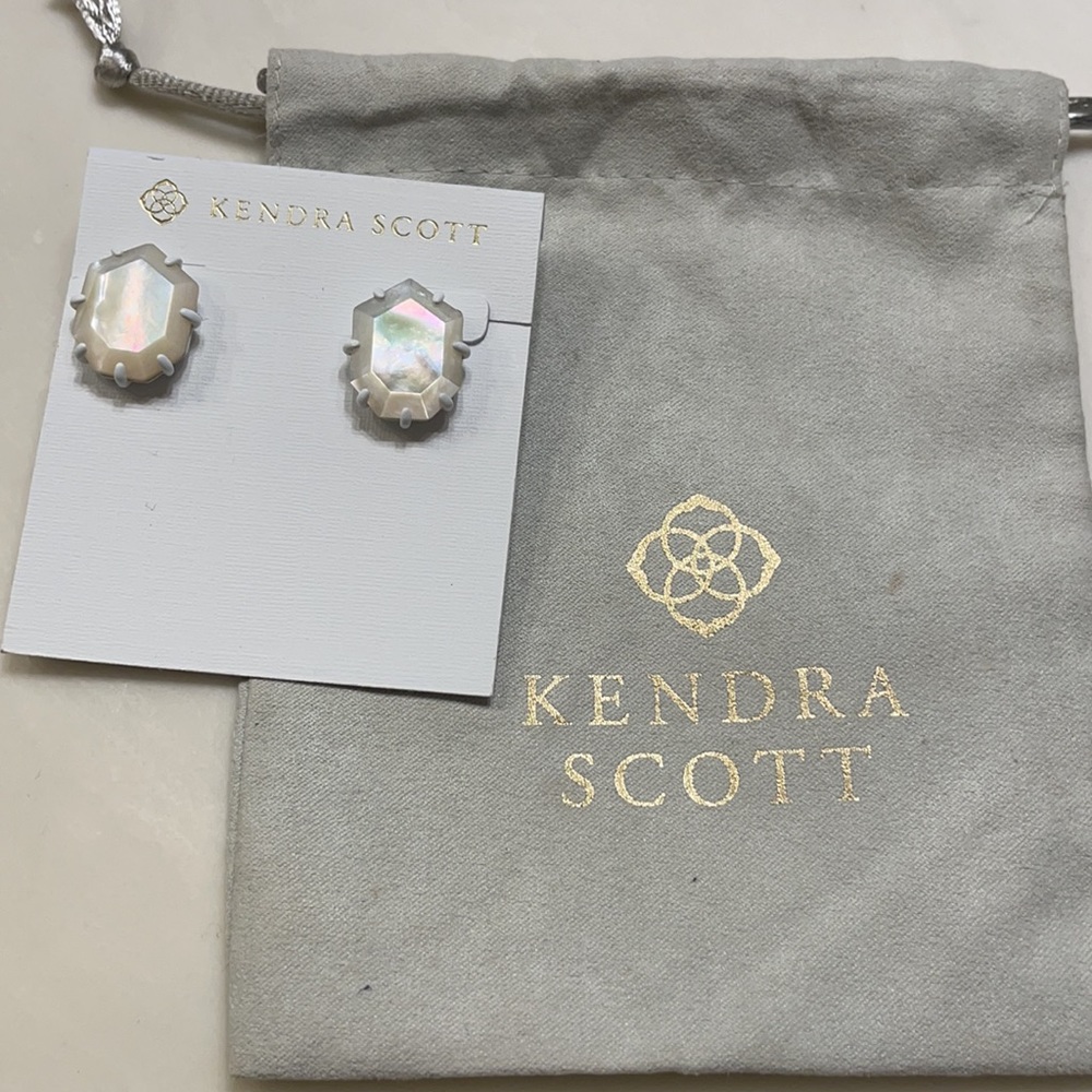 Kendra Scott studs